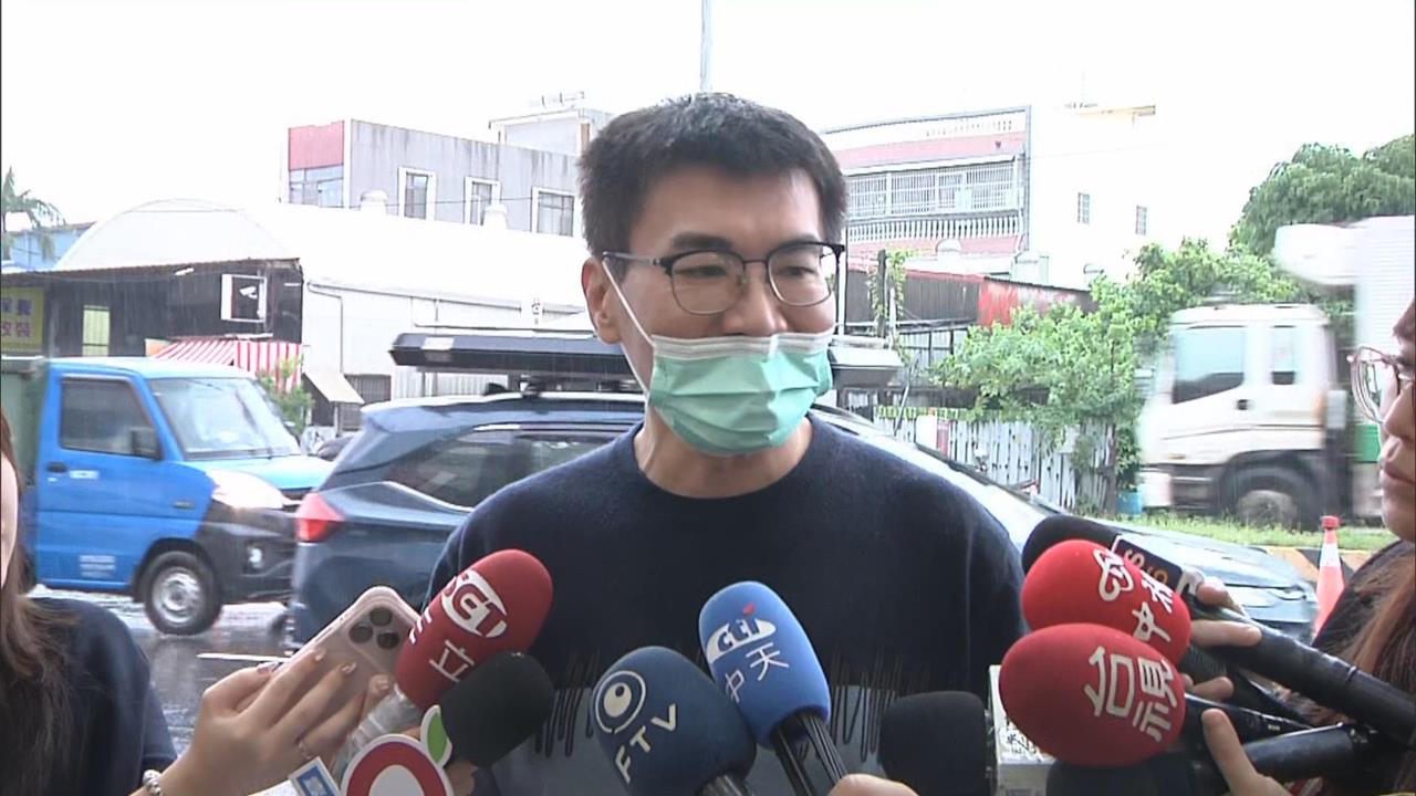 被兒撞見手機放「許XX超扯1幕」！趙建銘現身出包「手機畫面意外放送」驚見大片膚色