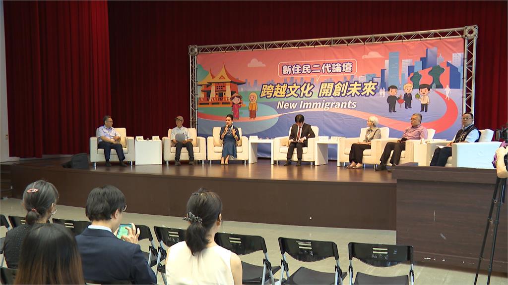 台中市府新住民二代論壇　越南藝人阮氏翠恆分享素人勇闖藝界經驗