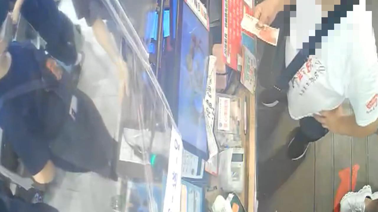 買不到雞腿發酒瘋！　醉男大鬧鹽水雞名店30分鐘