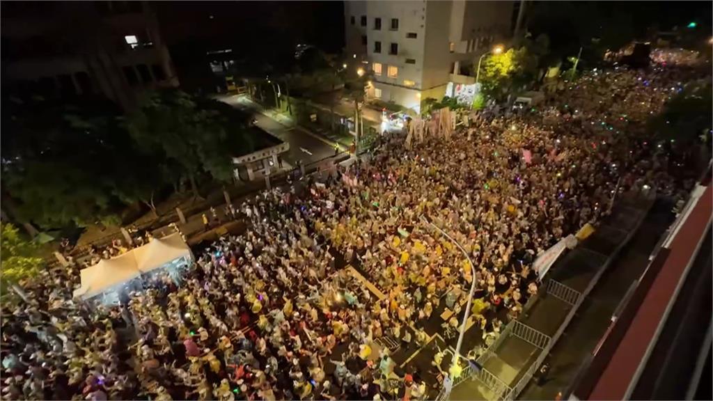 選前黃金周末罷團大集結 反共保台晚會登場擠爆濟南路