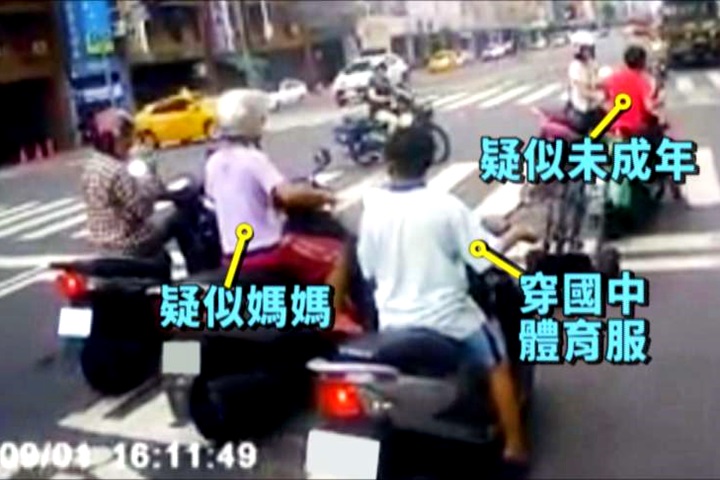 無照又違規 家長還指使紅燈右轉