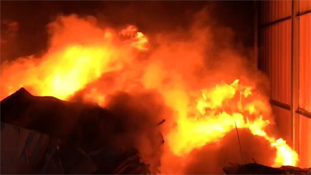 羅東工地晚間火警　廢棄裝潢雜物引發火勢
