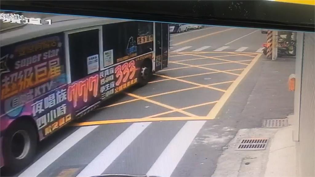公車連環撞8車肇逃 司機做筆錄拒答竟是腦中風