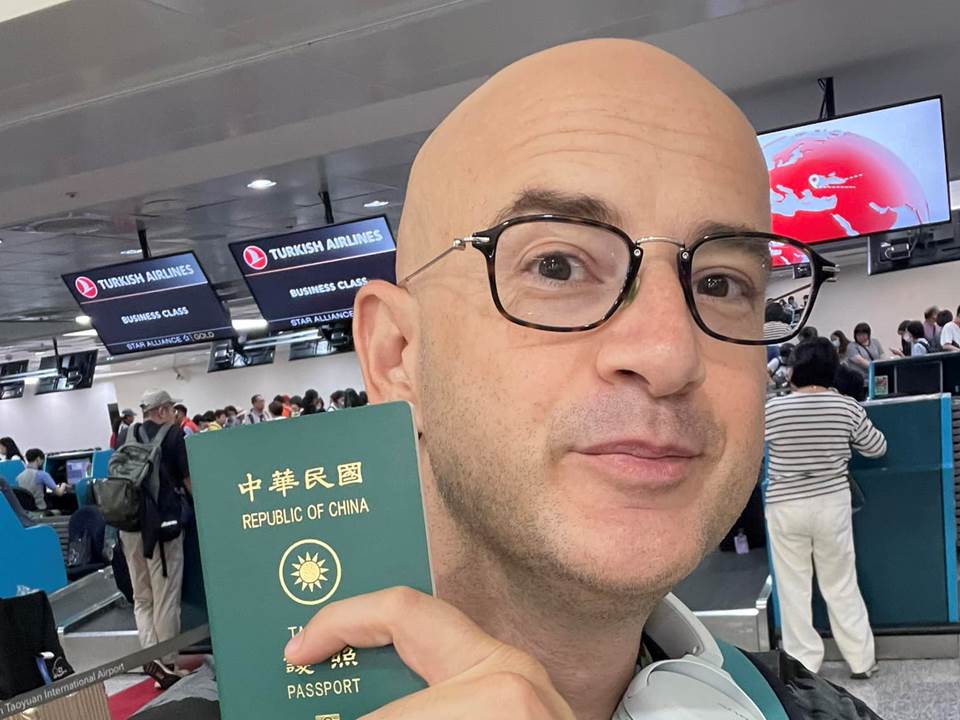 快新聞／用台灣護照出海關！吳鳳親當導遊帶團玩土耳其　嗨喊：現在變呆丸郎