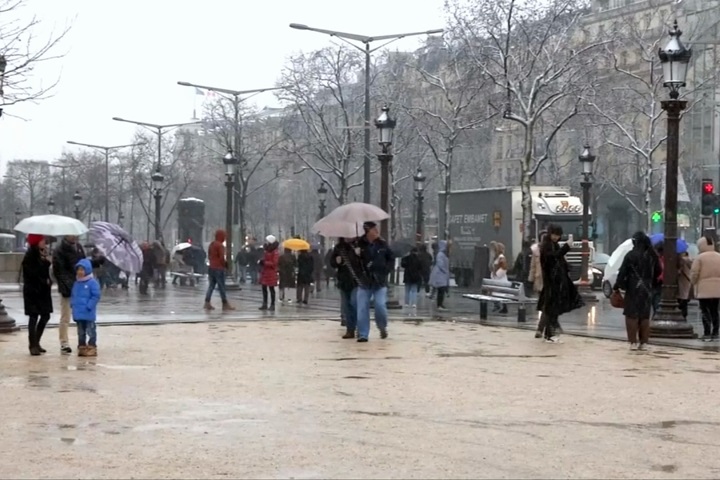 大雪襲巴黎 艾菲爾鐵塔暫不對外開放