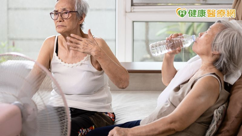 熱到生氣卻堅持不開冷氣?熱壓力恐讓大腦瞻妄風險增 醫教三招降溫
