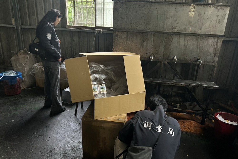 芥花油混充進口橄欖油　調查局春節前夕查獲假油案