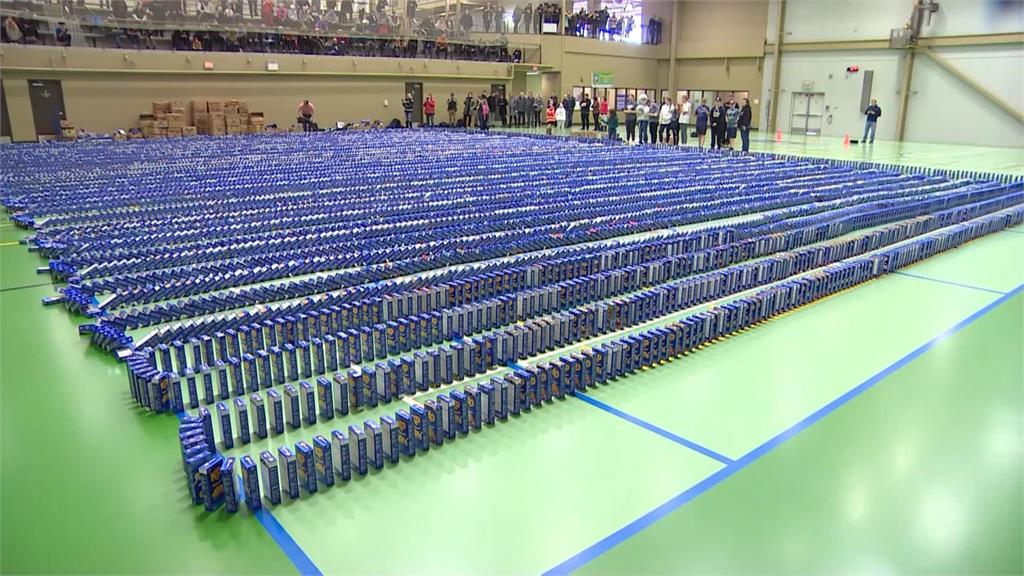 １.２萬盒料理包接力倒下　加拿大師生破金氏世界紀錄