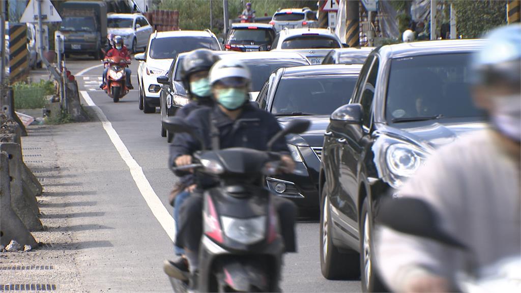 很多人不知道！超車只能超一台　他一次超兩台遭開單抗罰敗訴