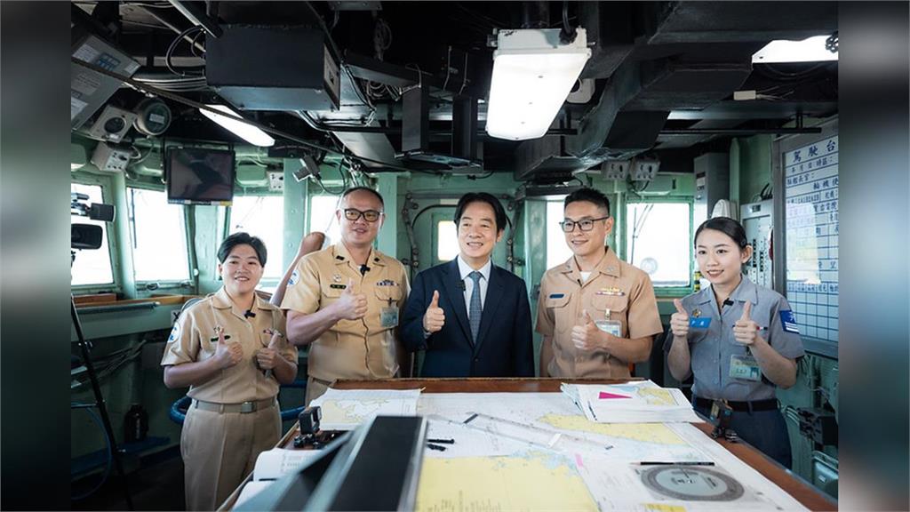 快新聞/總統賴清德親赴宜蘭海軍168艦隊 錄製「莒光園地」節目今播出