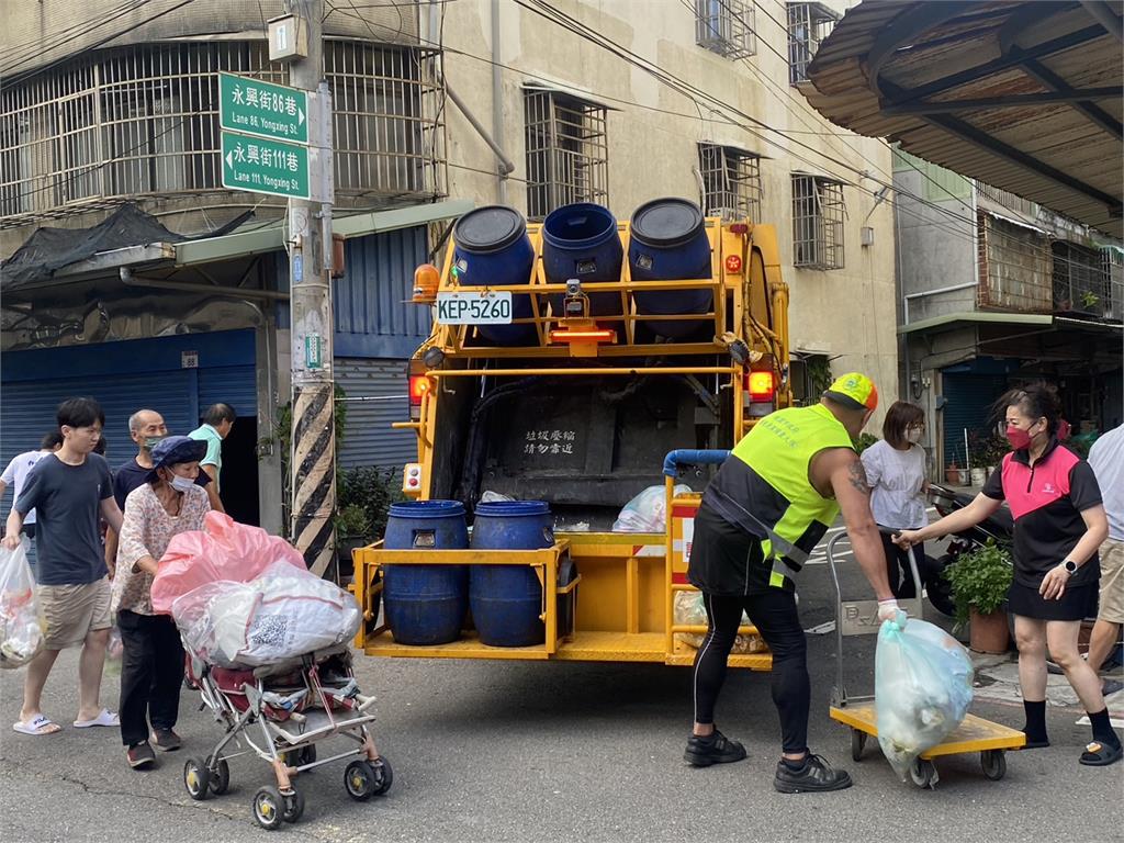 倒垃圾辱罵清潔隊員　桃園屁孩下場慘了