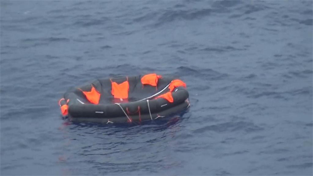 吐瓦魯籍貨輪外海沉沒海巡救起5人 另5人失蹤