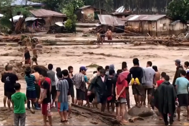 「天秤」颱風肆虐菲律賓 死亡人數破200