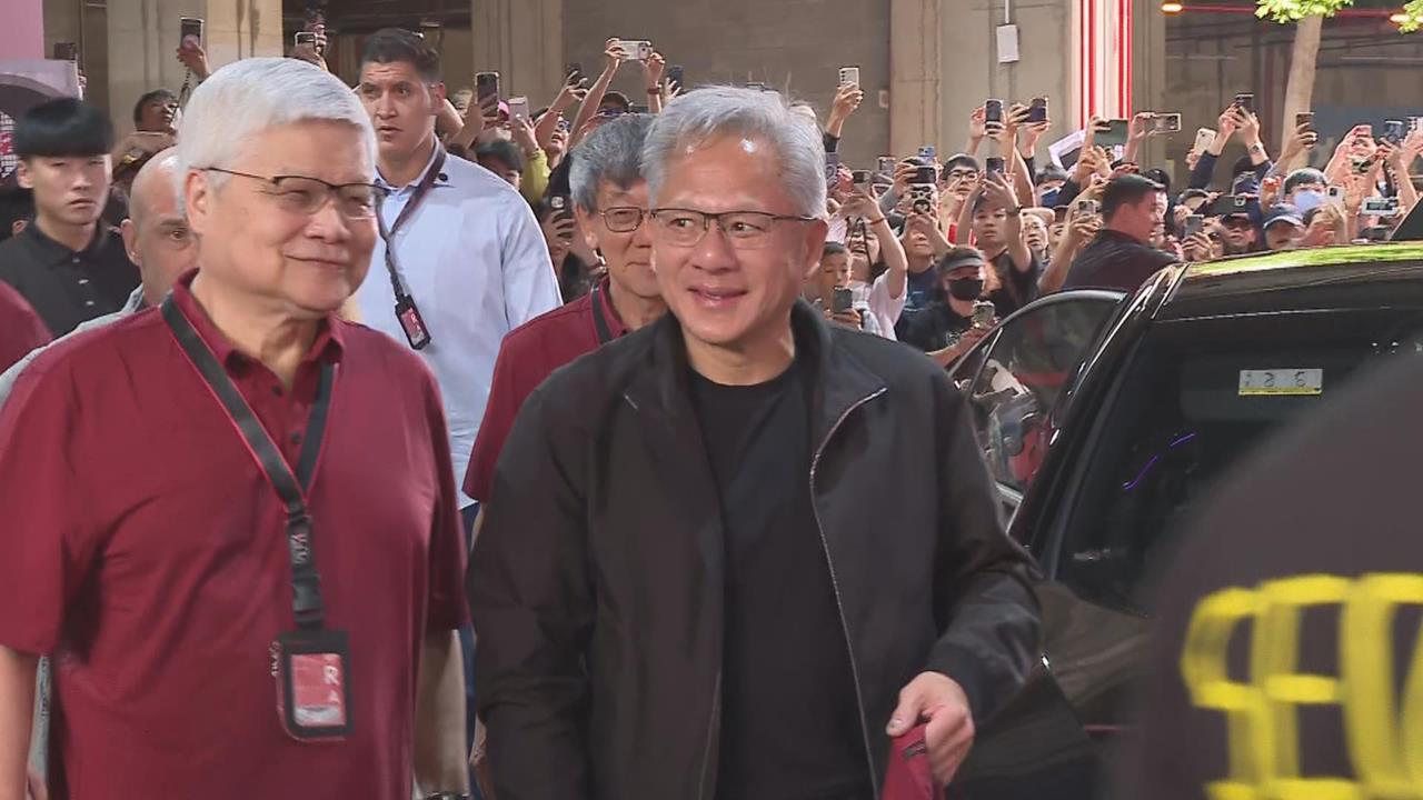LIVE/與董座魏哲家同框!黃仁勳現身台積電運動會 喊出:我們是一家人