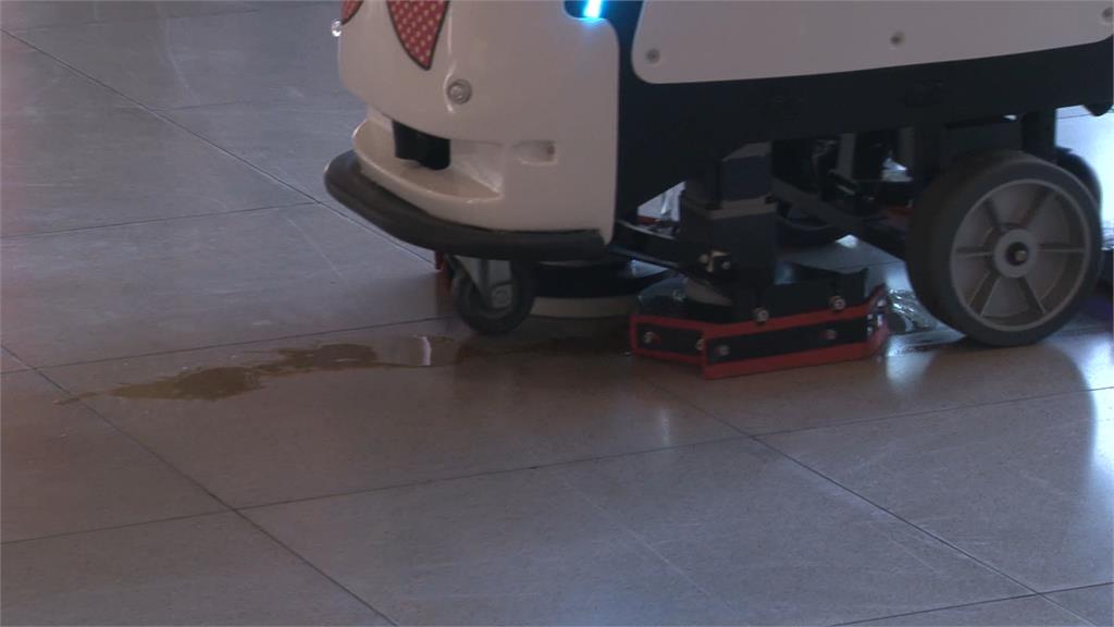 台中車站引進AI機器　提供旅客舒適搭車、候車環境