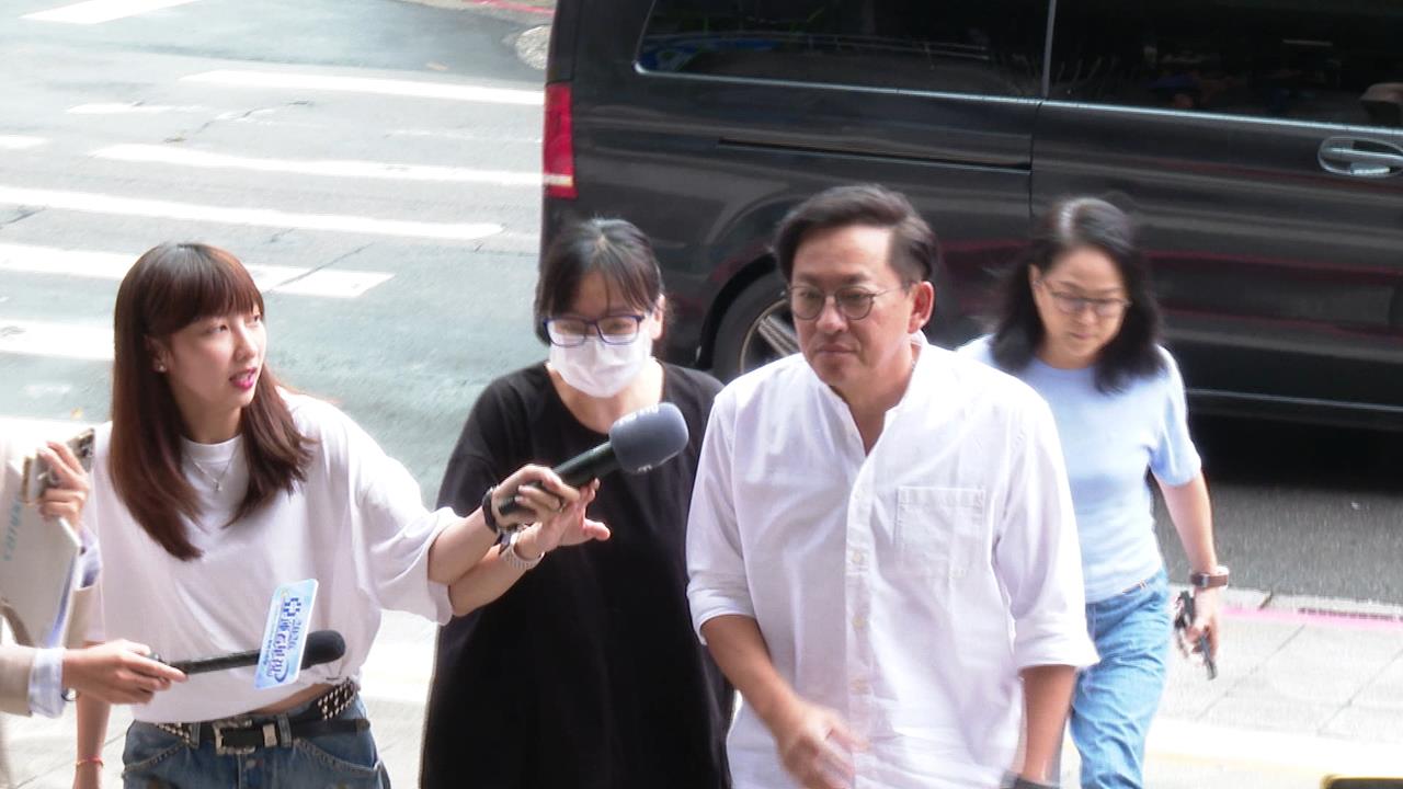 詹姆士涉公司驗資不實首開庭　當庭認罪求緩刑