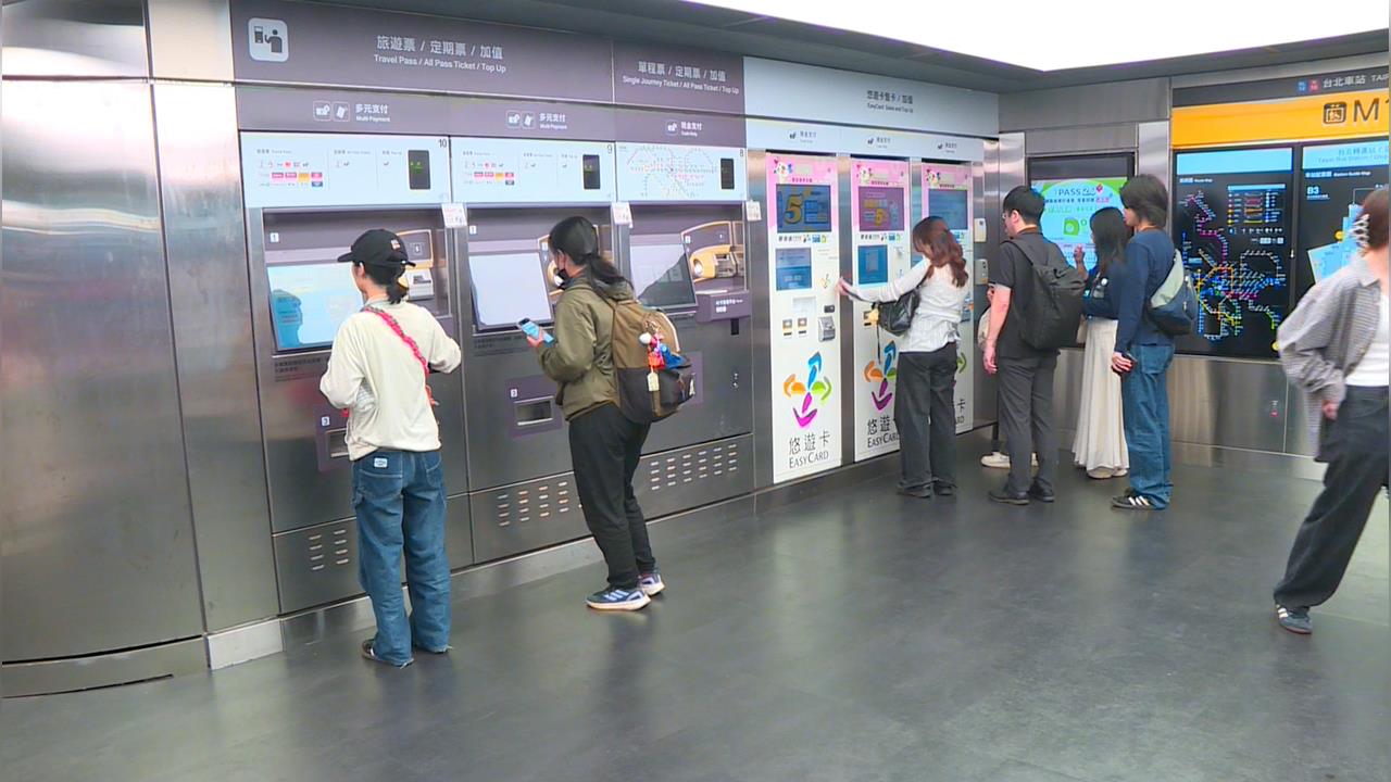 北捷單程「QR紙票」3/18上線　　「藍代幣」改薄紙　乘客初體驗