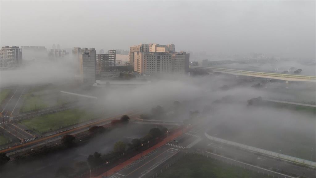 台中市區晨霧變雲海！「輻射霧」成另類都市美景