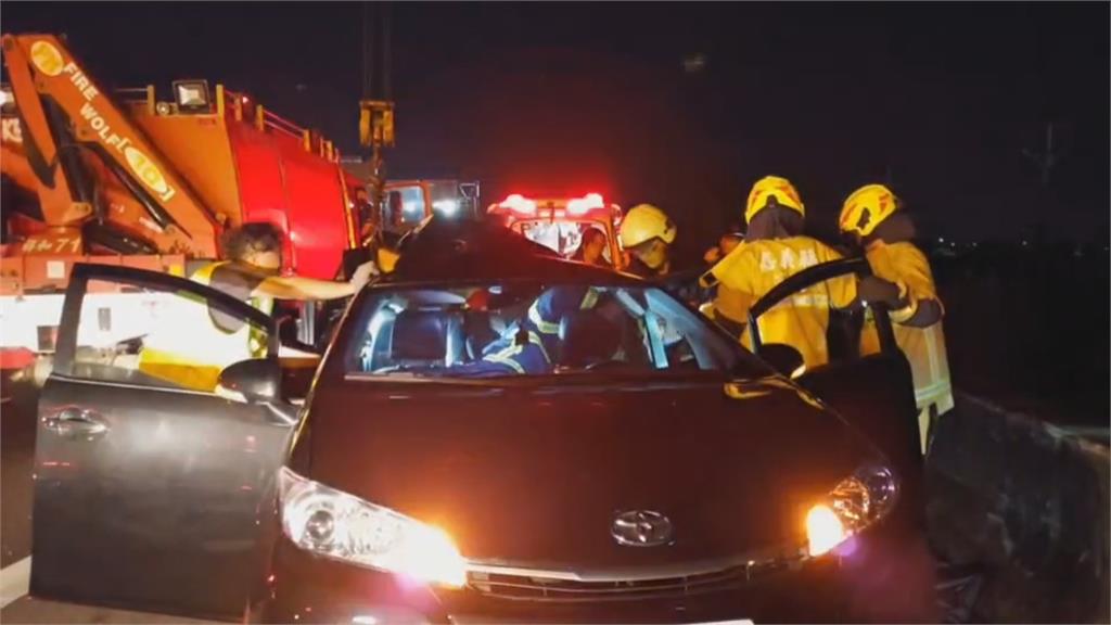 轎車行經國1嘉義段故障　遭高速追撞7人傷