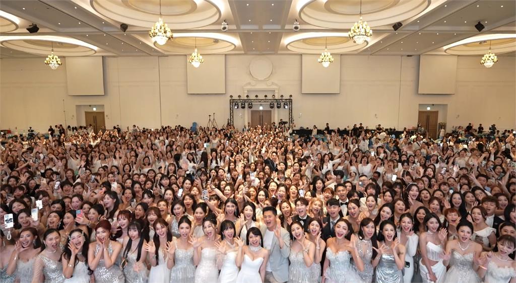 生技公司七周年年會場面盛大　藝人郭雪芙現身氣氛超嗨