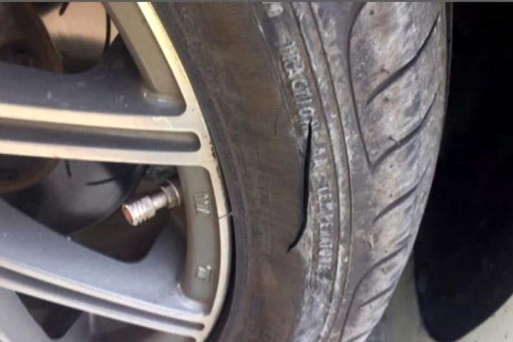 車輪被割破  大老婆作亂？小三前男友犯案？