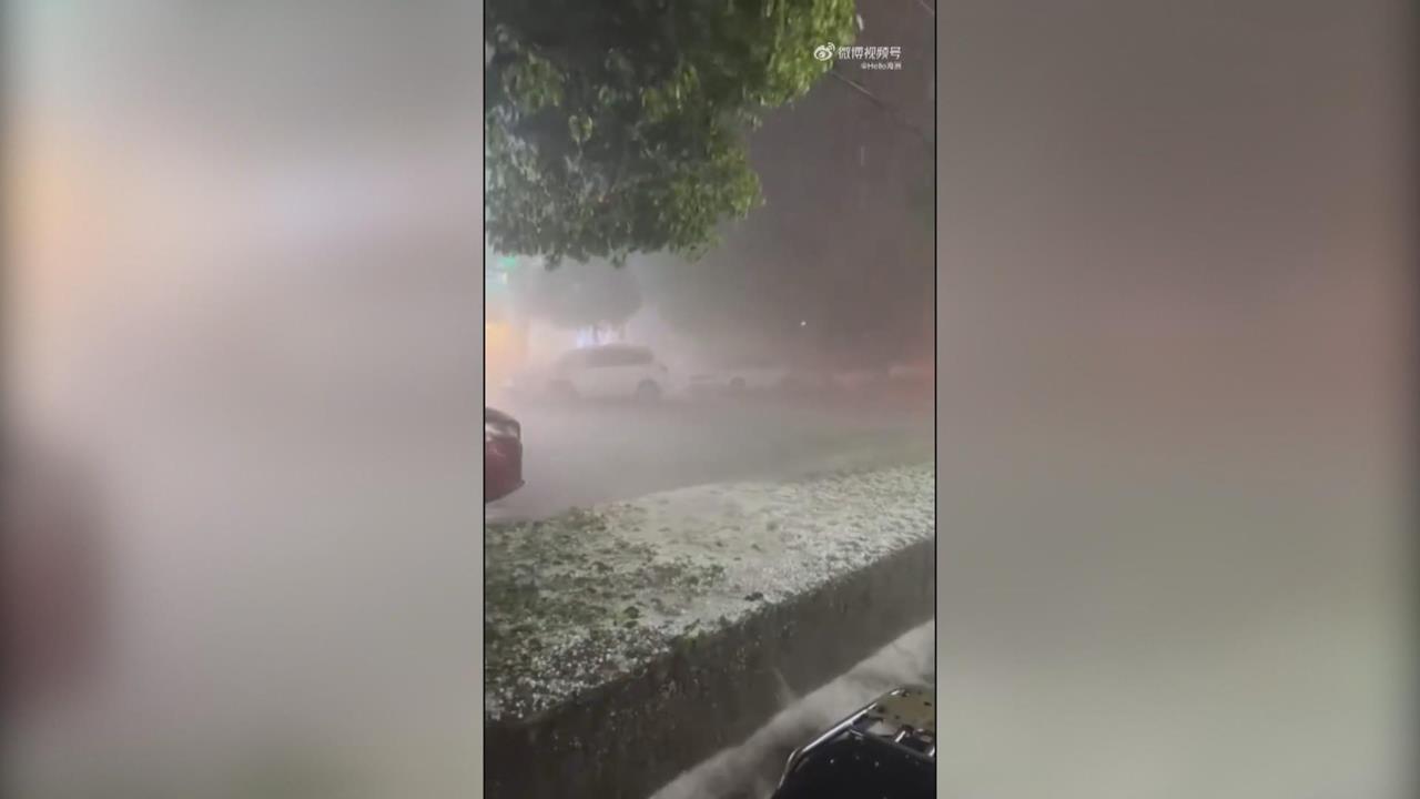 冰雹襲中國昆明！機場漏水航班停飛　民宅天花板砸穿、農作物受損