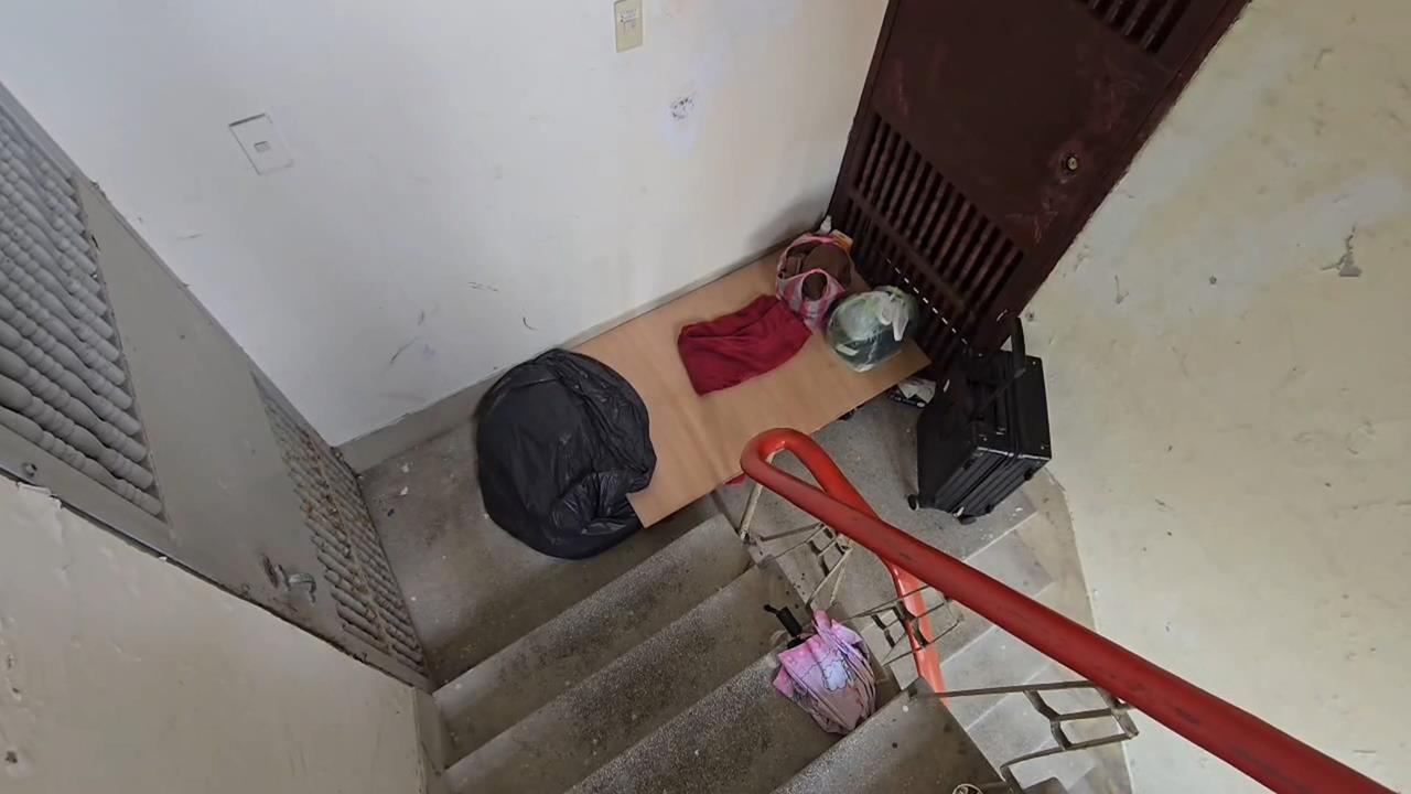 國防部提告拆屋還地強換鎖　72歲婦護老伴骨灰睡樓梯間