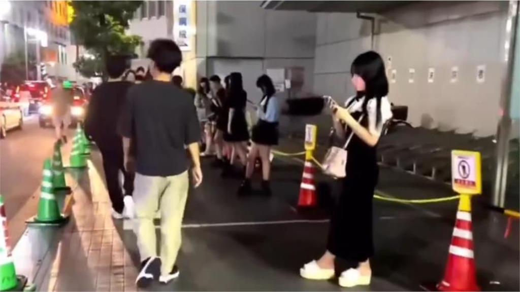 公園驚見「性感女郎站1排」狂接客！櫻花妹自爆2年賺1億：台灣男是我客人