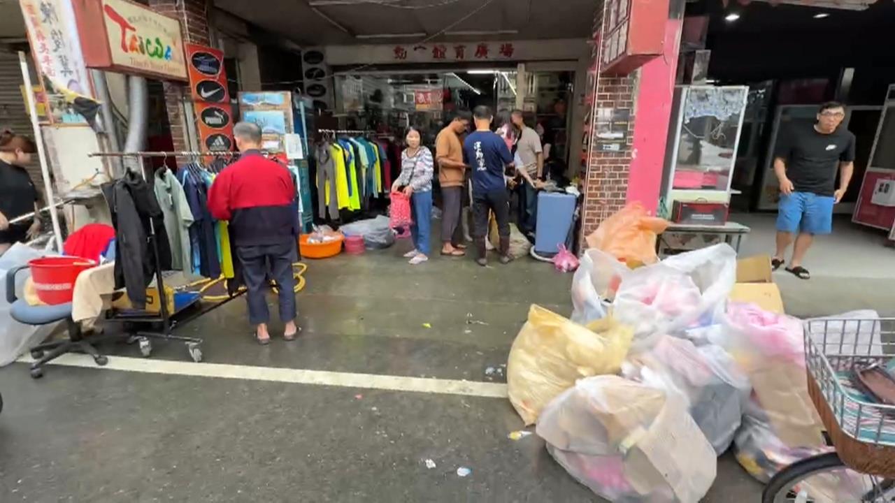 運動用品店遭水淹 蘇澳老闆受災含淚大放送