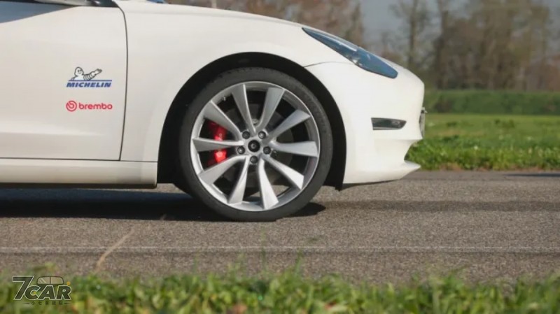 異界強權合作　Michelin 和 Brembo 聯手開發 AI 剎車系統