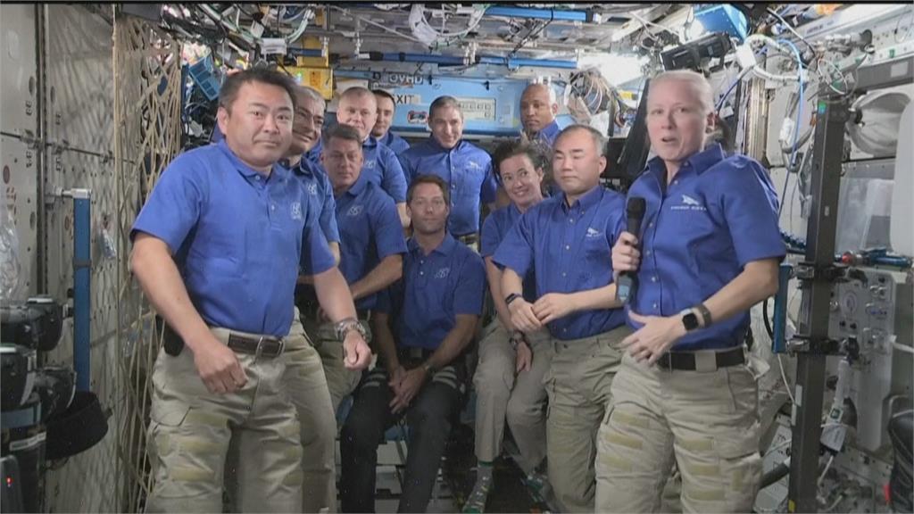 國際太空站滿載11人好熱鬧 只有6床位5人得打地鋪