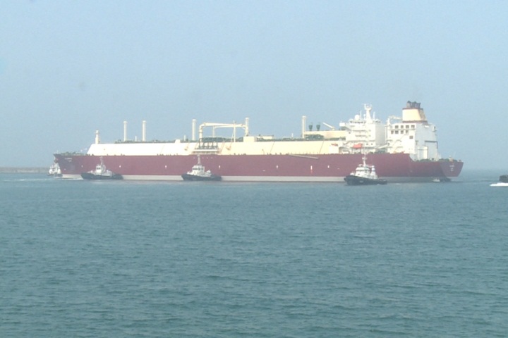 全球第二大液化天然氣船 停靠中油永安港