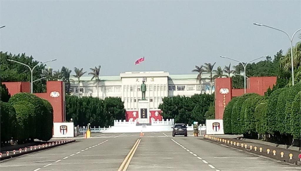 快新聞／陸軍高層大洗牌！　李天龍、張台松傳二月中升任副司令