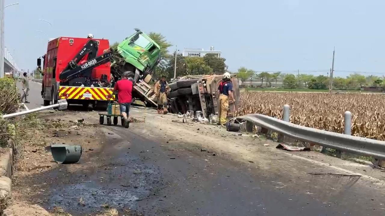 嘉義太保嚴重追撞！　砂石車撞轎車　失控「衝進玉米田」釀４傷