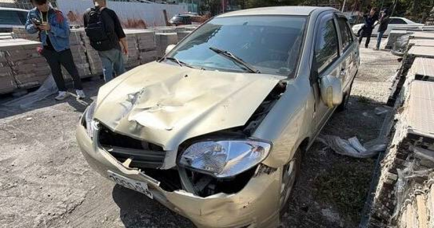 77歲婦暴衝撞母子成「夾心」 下車喊頭暈目擊者怒炸:不該上路