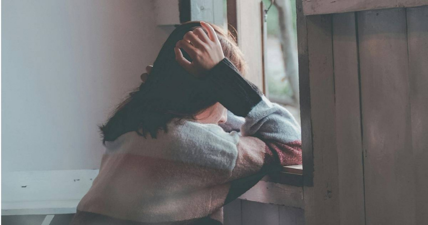 板橋女深夜墜樓亡 社區鄰居聽巨響一看嚇壞