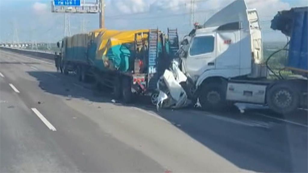 國3重大車禍！小車遭兩大車夾擊　駕駛命危送醫搶救不治