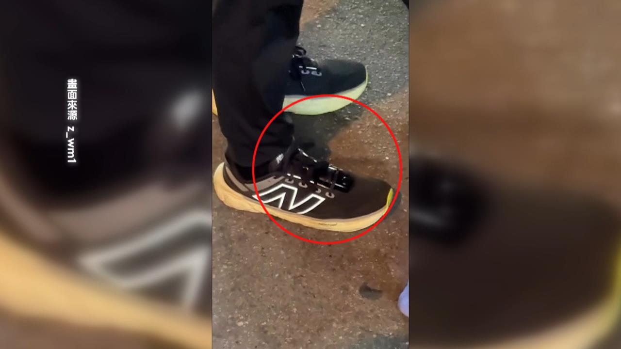 逢甲夜市男子鞋綁密錄器偷拍　情侶受害錄影反蒐證畫面曝