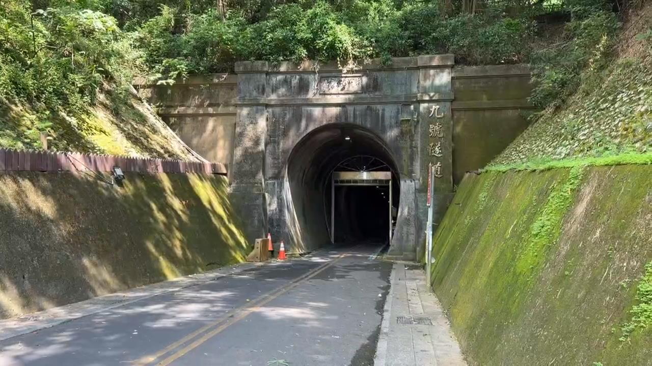 玩鬧過頭？台中男遭友人用力往外推　當場被四輪車撞倒