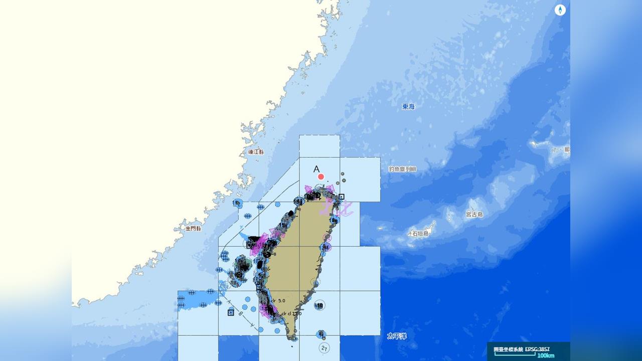 快新聞／注意！基隆港貨輪「中聯黃埔」掉落20個貨櫃　航港局籲小心航安