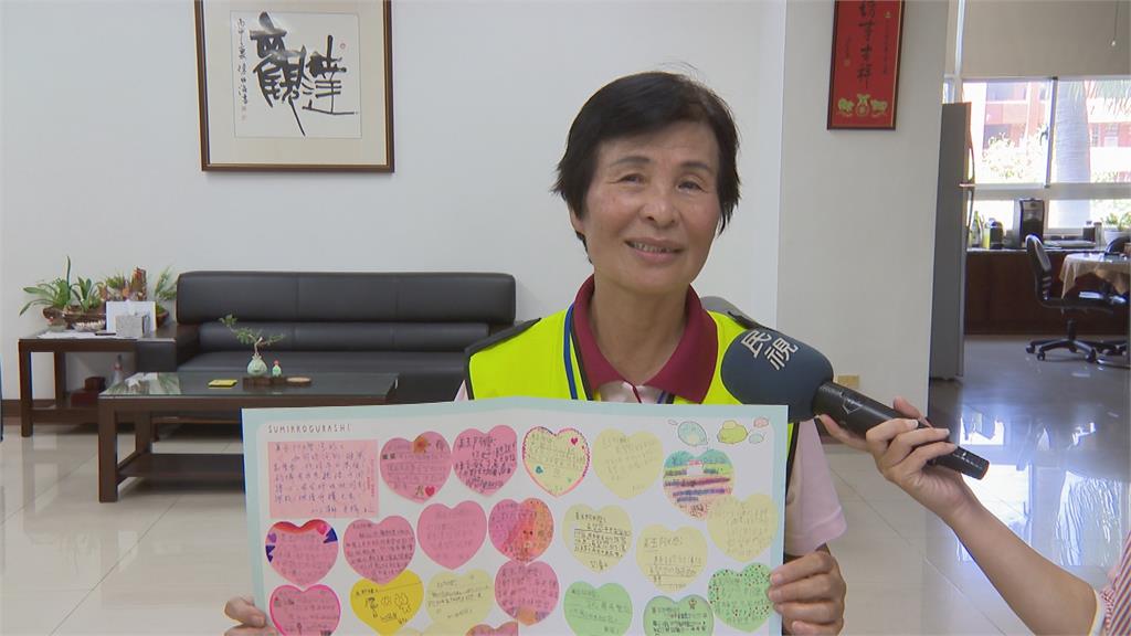 坐電動輪椅當導護志工 74歲嬤守護學童20年