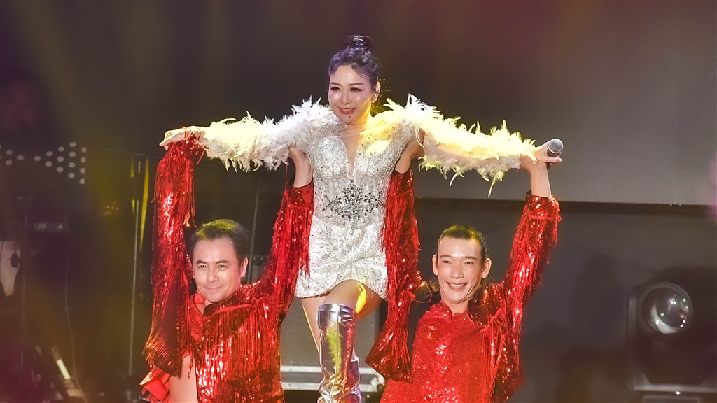 張秀卿暴瘦同框小鮮肉！激動喊「今晚屬於我」 甜蜜互動婆媽超羨慕