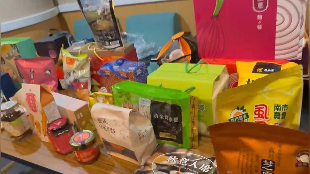 快新聞/黃偉哲準備這些「禮物」要送黃仁勳 私人飛機上也可以享用正港台灣味