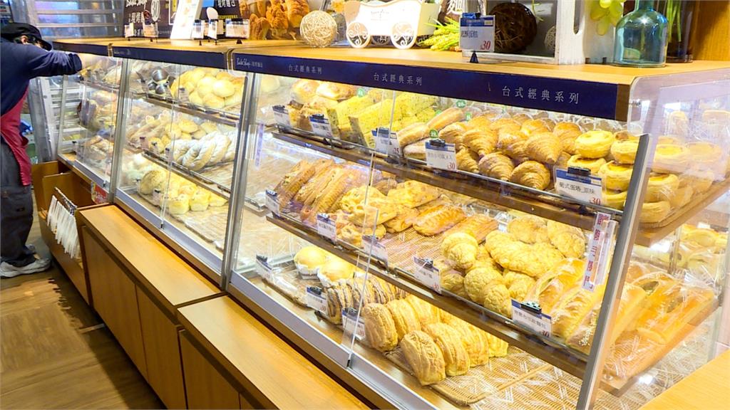 超市爭搶「現烤麵包」商機 衝擊傳統麵包店