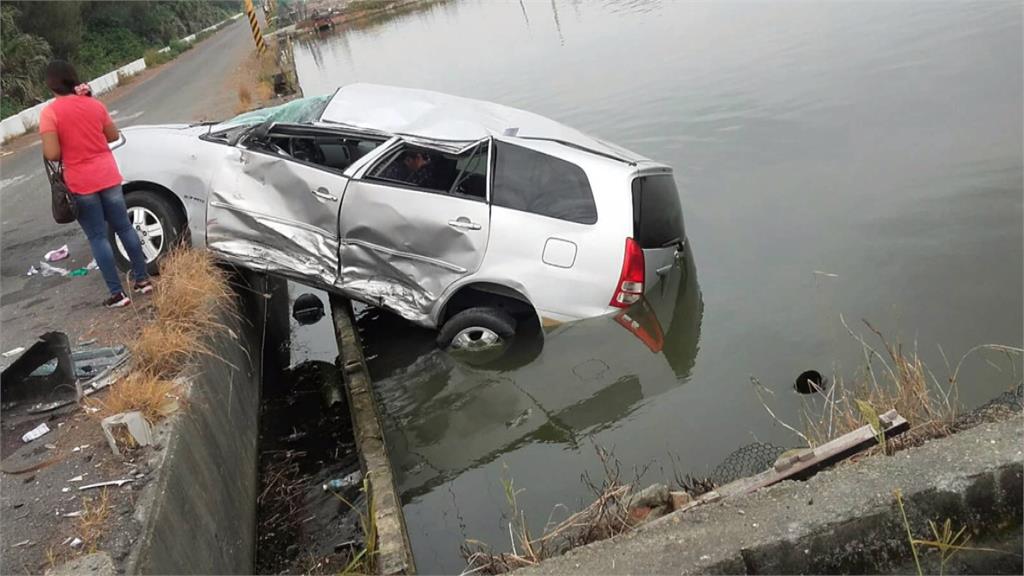 彰化大城鄉重大車禍 2車互撞1死6傷