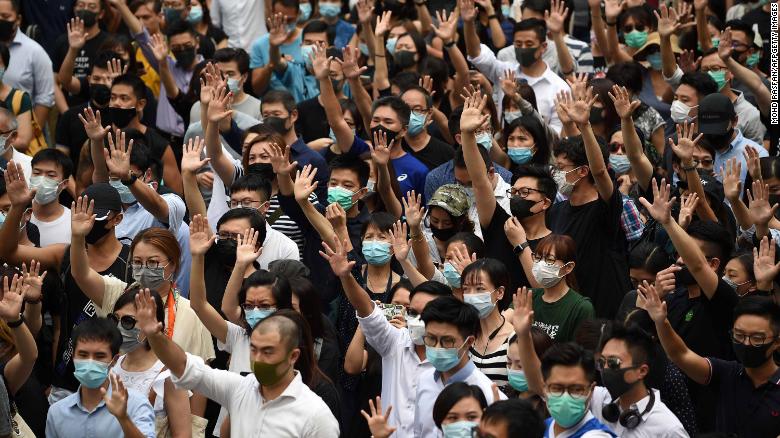 香港人的命不是命？港府無視武漢肺炎蔓延 續上訴《禁蒙面法》