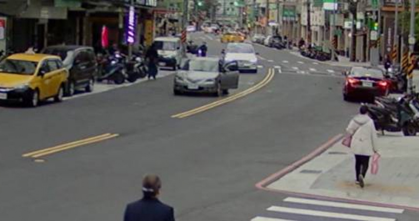 土城旅館驚傳天降熱水壺　情緒失控男砸車又拆電視遭強制送醫