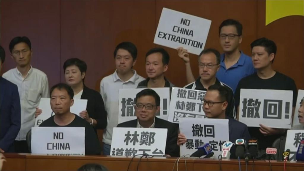 快新聞／香港泛民派議員遭取消資格 美國安顧問譴責：將實施制裁