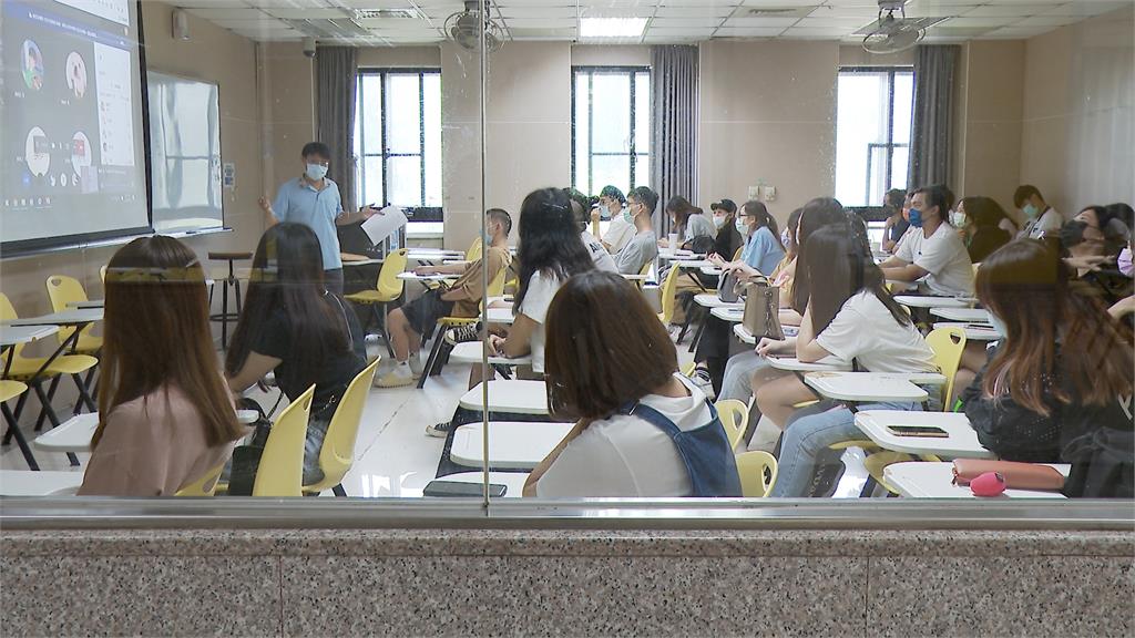 大學短期專任職「不適用教師法、勞基法」　遭質疑掛羊頭賣狗肉