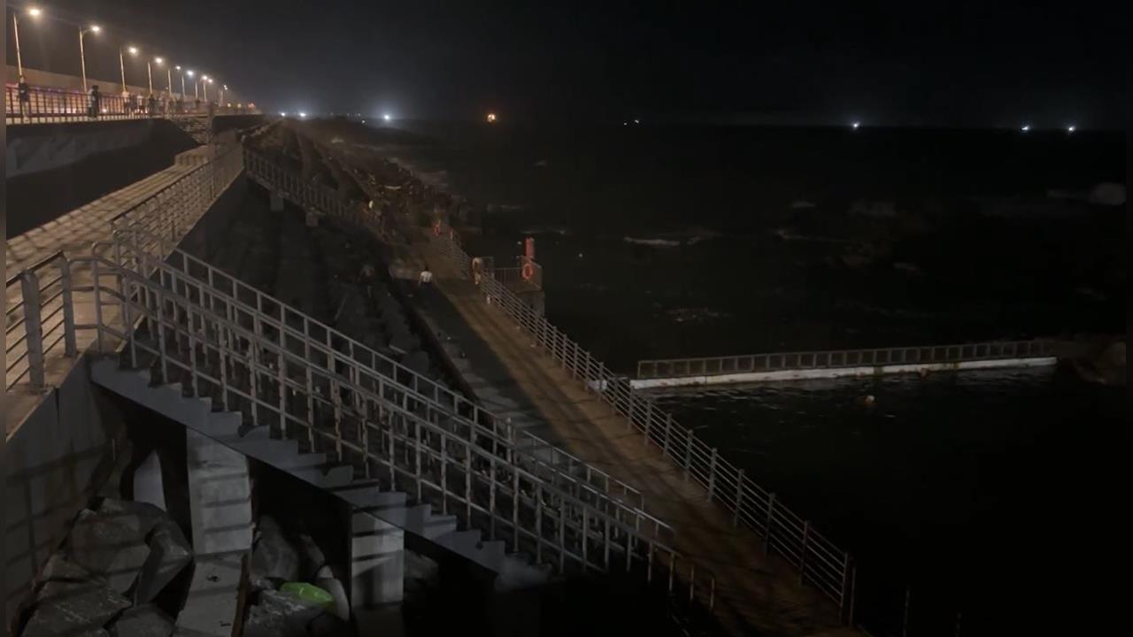 基隆外木山海興游泳池傳溺水　男童被救上岸昏迷送醫插管治療